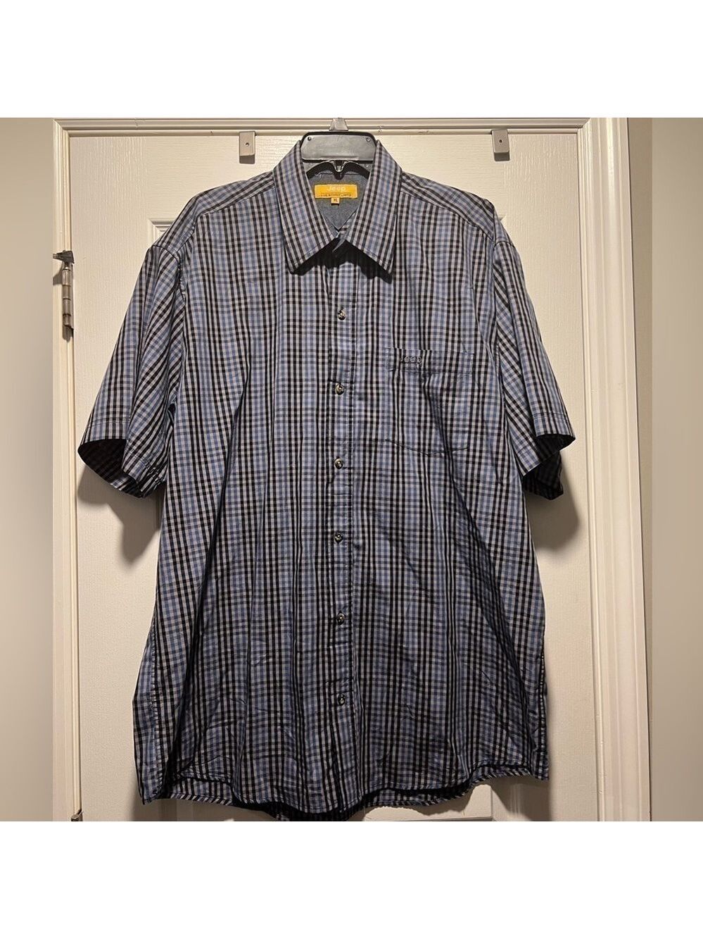 Men’s Jeep Live Without Limits plaid button down short sleeve shirt. Size XL
